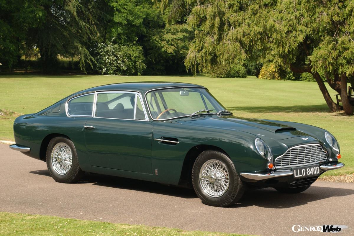 エンジンは284PSを発生する3995cc直列6気筒DOHCユニット、変速機もZF製5速MTとDB5譲りとなっている。