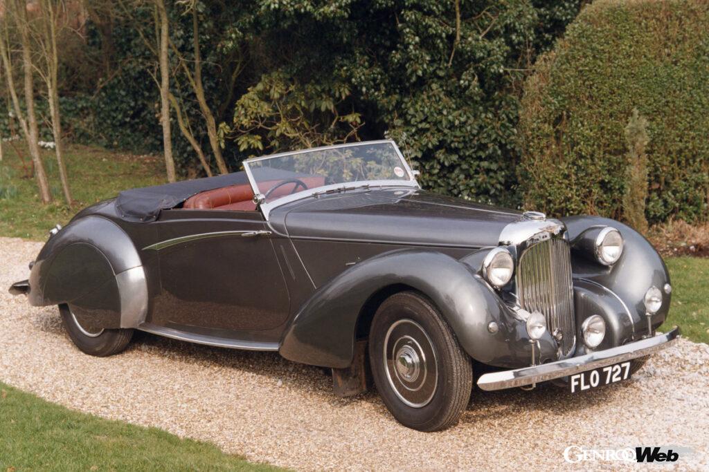 1937年に登場したV12のスポーツモデル「V12 ラピード」