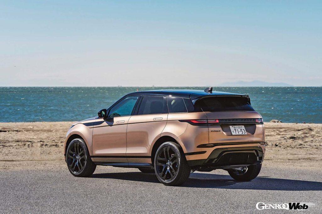 テールランプのデザインもフロントに倣う形で変更。またボディカラーは3色が追加された。試乗車の「コリンシアンブロンズ」もそのひとつ。ブラックのコントラストルーフはオプション。