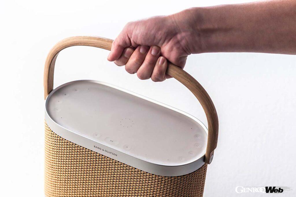 スカンジナビアデザインの美学と厳選素材のオーク材を使用した美しいフォルムが魅力。IP65準拠なので、防水、防塵、耐久性も備えている。