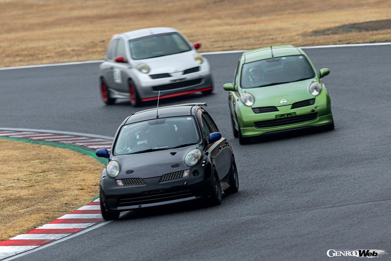 鈴鹿サーキットの国際レーシングコース（フルコース）を思う存分走ることができるCCMC。参加車両も個性に溢れ、ハイパフォーマンスなスポーツカーから国産コンパクトまで、どんなクルマでも気軽にエントリーすることができる。