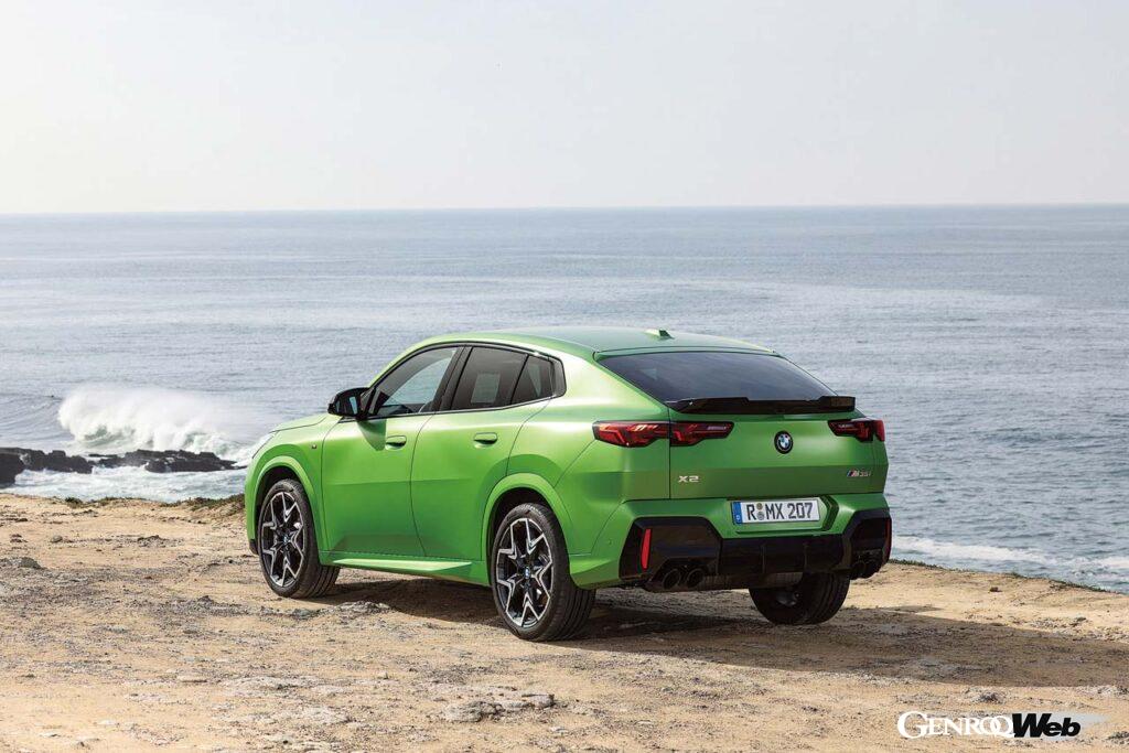 BMWのコンパクトSUV、X2が2代目へと進化を遂げた。 ハッチバックスタイルの初代とはうって変わり、流麗なSUVクーペの装いだ。 スポーツモデルM35iの試乗記を中心にX2の魅力をお届けする。