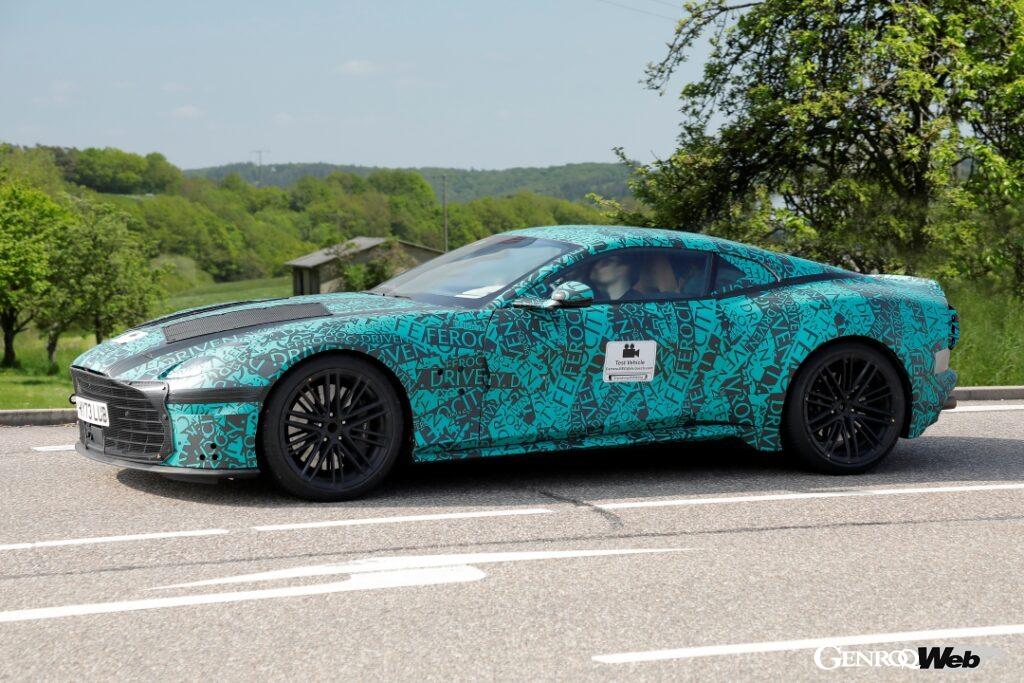 パワーユニットはV12エンジンを継続使用するという噂がある。