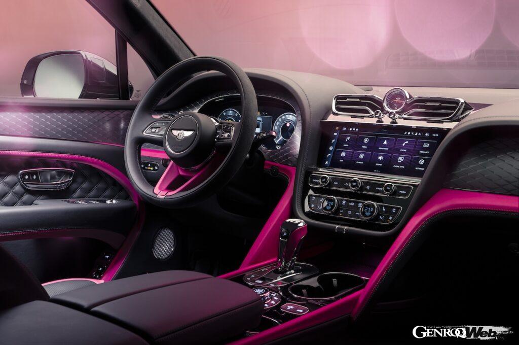 4つのカラーは、自然の花をイメージ。写真の「チェリーブロッサム(Cherry Blossom)」は、春と再生を象徴する、日本の満開の桜から採られている。