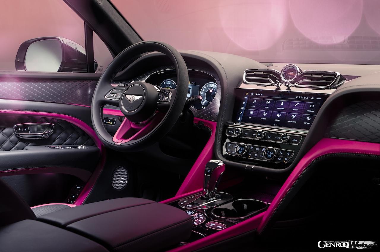 4つのカラーは、自然の花をイメージ。写真の「チェリーブロッサム（Cherry Blossom）」は、春と再生を象徴する、日本の満開の桜から採られている。