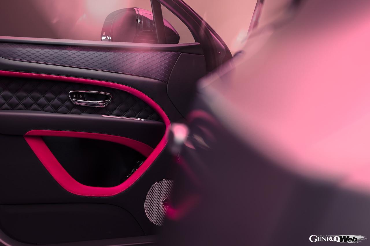 4つのカラーは、自然の花をイメージ。写真の「チェリーブロッサム（Cherry Blossom）」は、春と再生を象徴する、日本の満開の桜から採られている。