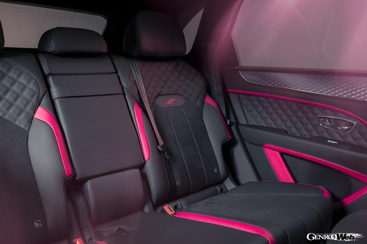 4つのカラーは、自然の花をイメージ。写真の「チェリーブロッサム（Cherry Blossom）」は、春と再生を象徴する、日本の満開の桜から採られている。