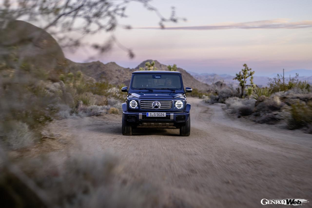 「メルセデス・ベンツ Gクラス」改良新型の走行シーン。