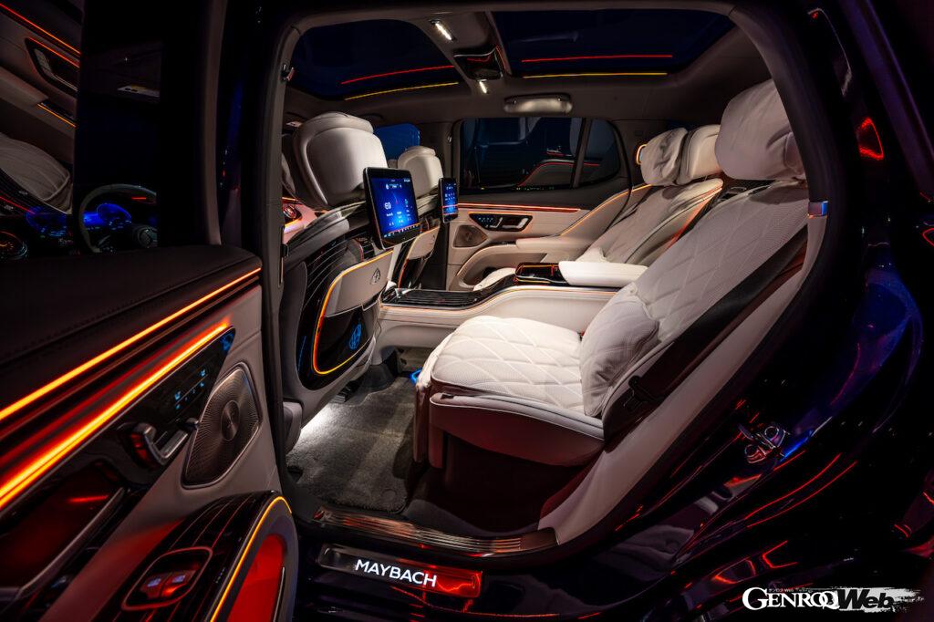 「メルセデス・マイバッハ EQS 680 SUV」のインテリア。