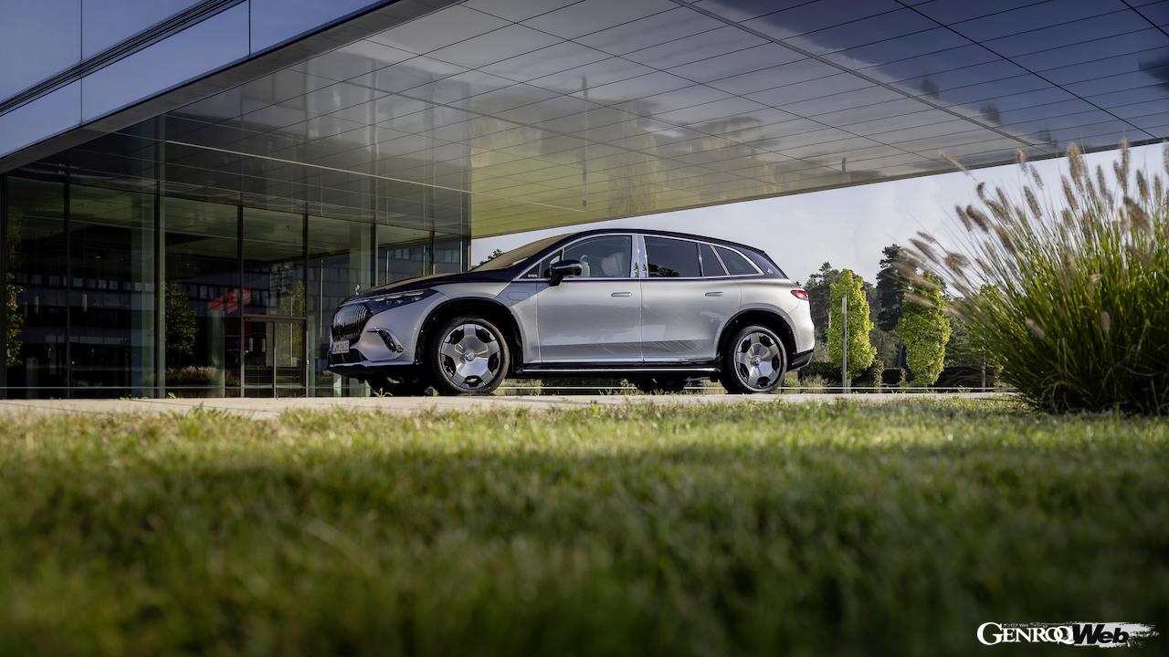 「メルセデス・マイバッハ EQS 680 SUV」のエクステリア。