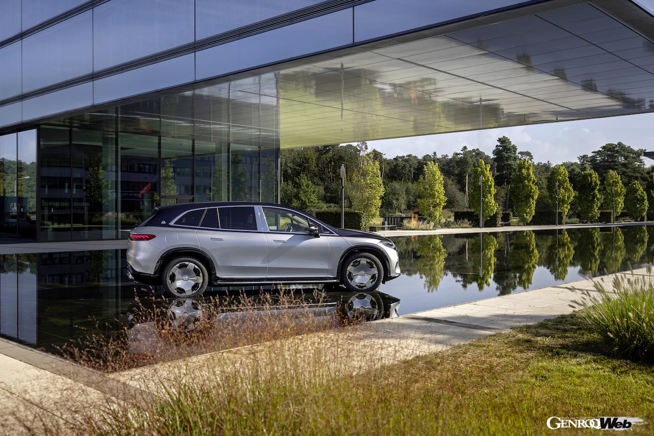 「メルセデス・マイバッハ EQS 680 SUV」のエクステリア。