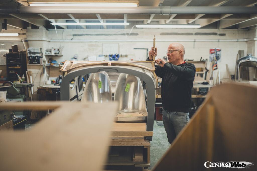 英国のレストア企業の協力を得て、当時のままの姿で再現される「ベントレー スピード シックス コンティニュエーション」。