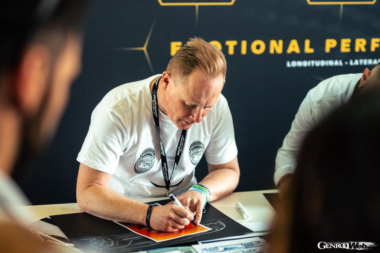 「ランボルギーニ・アリーナ」には、ランボルギーニ・オーナーやファン、従業員など、6000名が集まった。