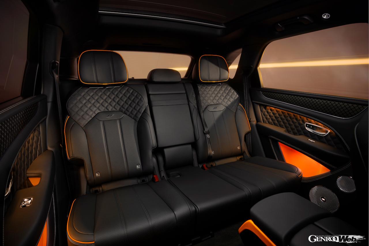 「ベントレー ベンテイガ S ブラックエディション」のインテリア。