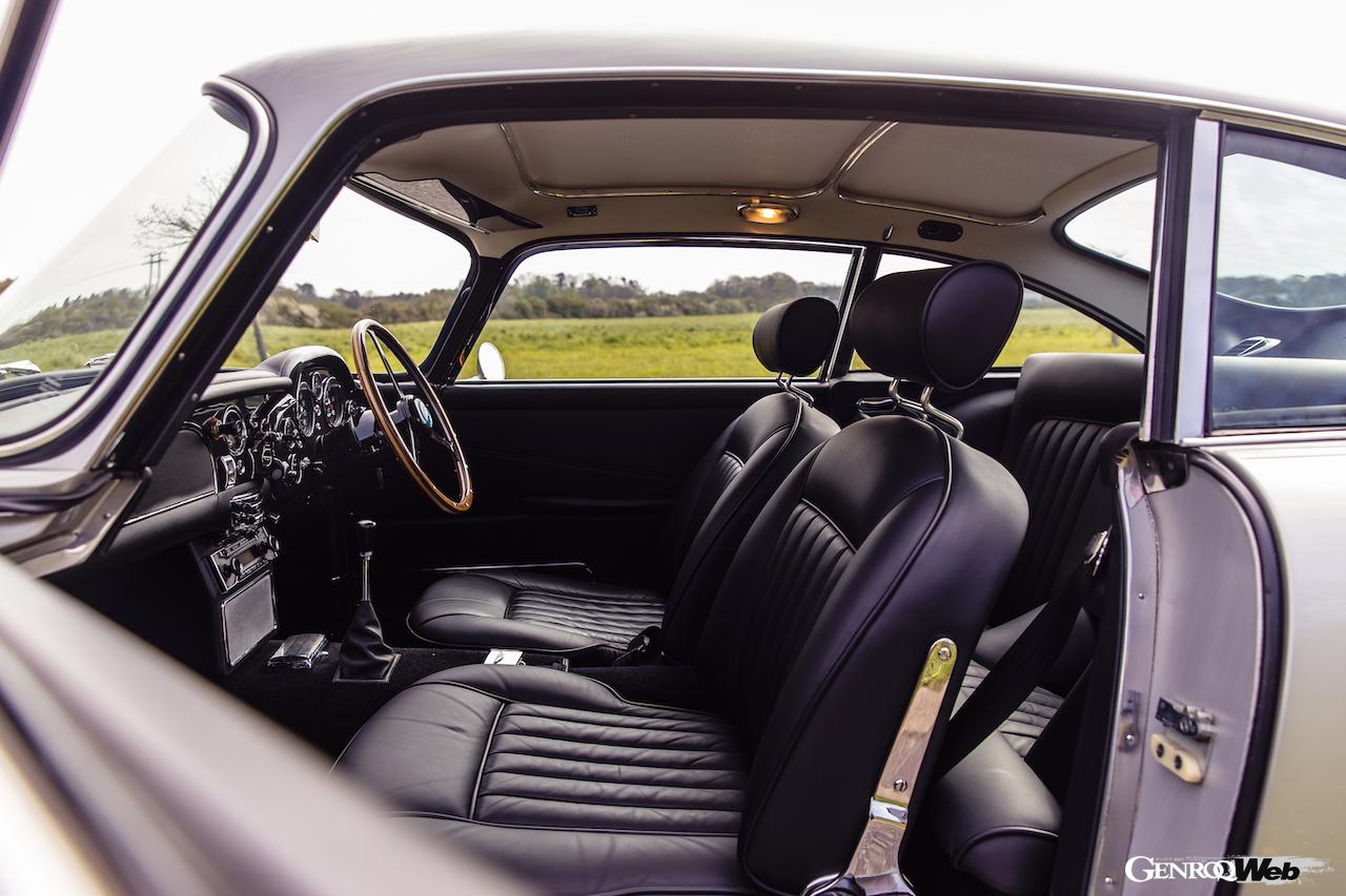 ヒルトン＆モスによって、まるで新車のように美しくレストアされた「アストンマーティン DB5」。