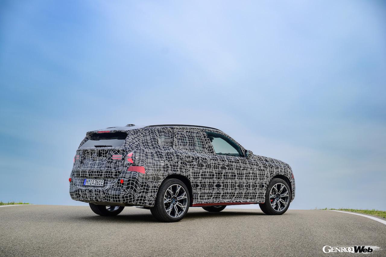 BMWはフランスのミラマスで行われた、新型「BMW X3」のテスト写真を公開した。