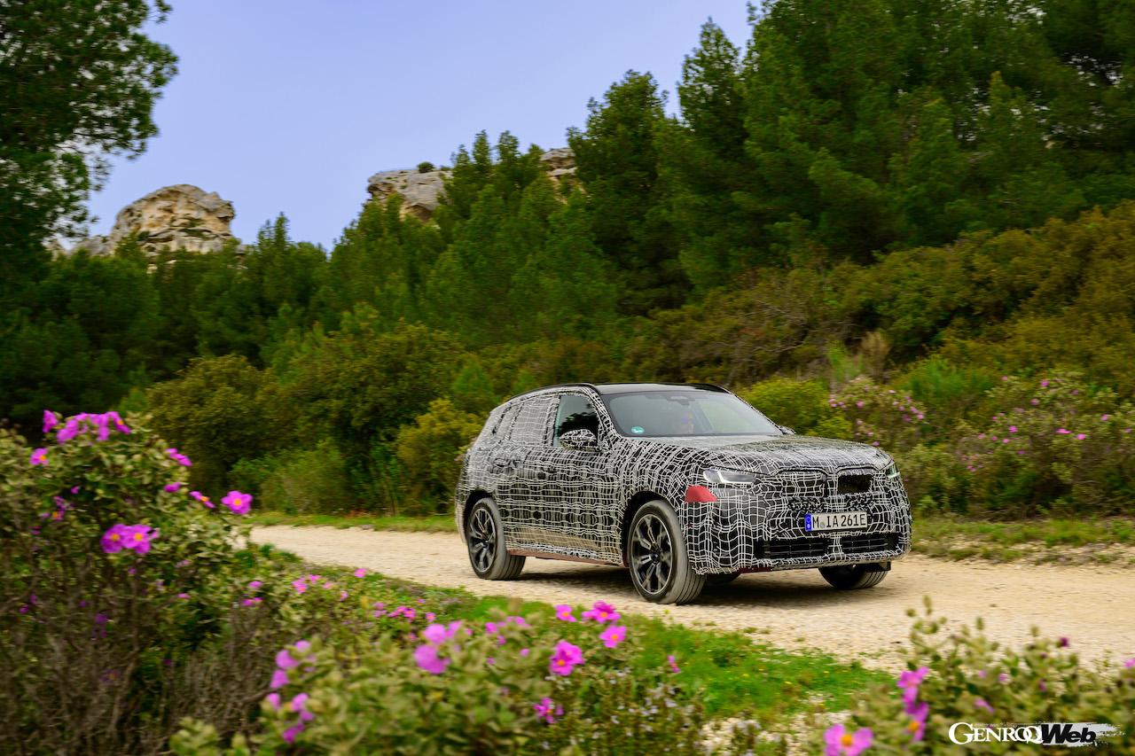 BMWはフランスのミラマスで行われた、新型「BMW X3」のテスト写真を公開した。