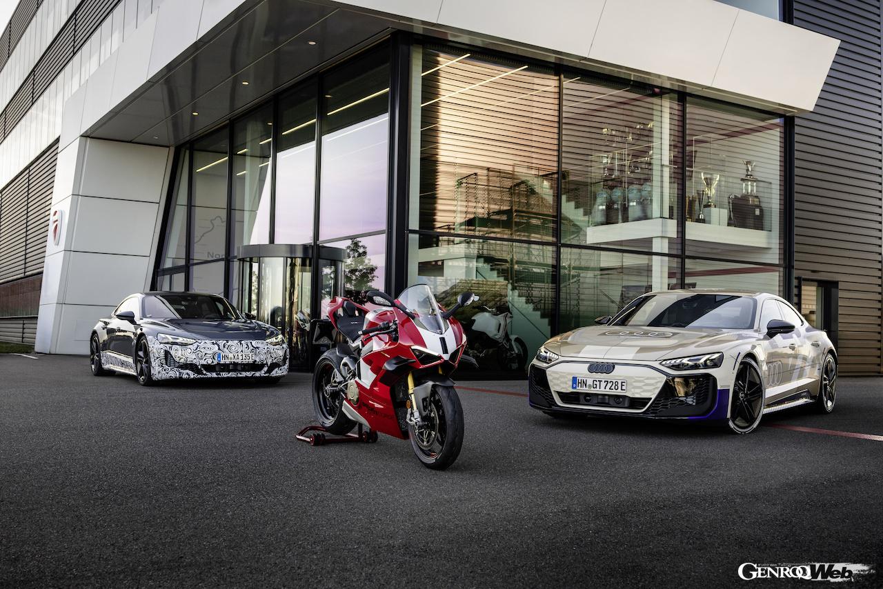 ヴァリアとライリングはお互いのマシンを交換試乗し、意見を交換することになった。