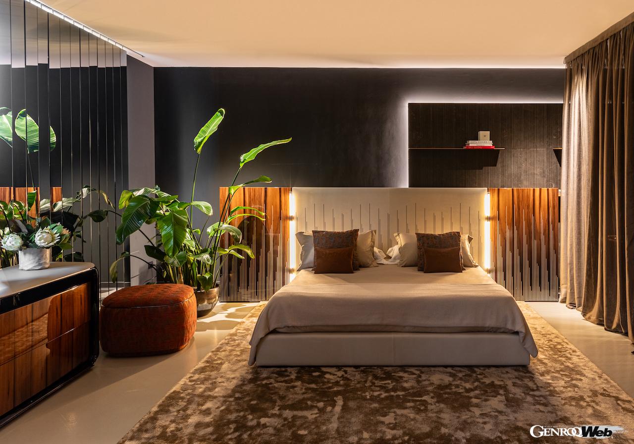 今回、ミラノデザインウィーク 2024において公開された「ベントレー・デザイン・コラボレーションズ」は、世界的なデザイナーとの共同開発によって誕生した。写真はカルロ・コロンボがデザインした「ラングポート ベッド」。