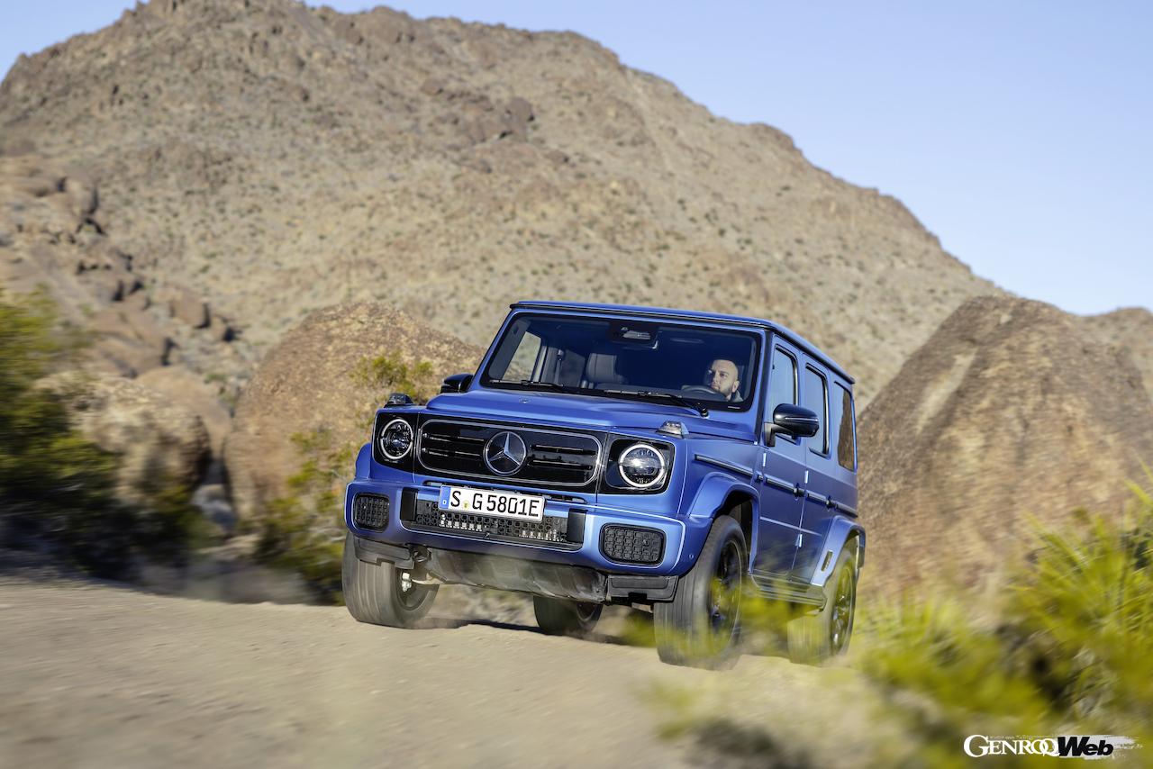 フル電動クロスカントリー4WD「メルセデス・ベンツ G 580 with EQ テクノロジー」の走行シーン。