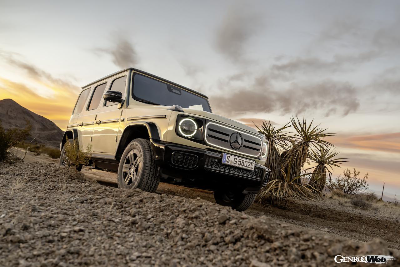フル電動クロスカントリー4WD「メルセデス・ベンツ G 580 with EQ テクノロジー」の走行シーン。