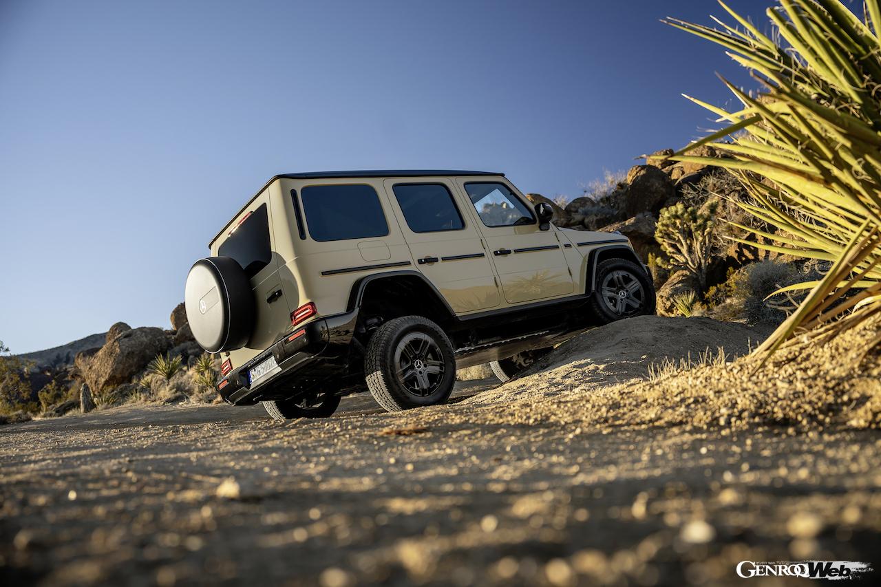 フル電動クロスカントリー4WD「メルセデス・ベンツ G 580 with EQ テクノロジー」の走行シーン。