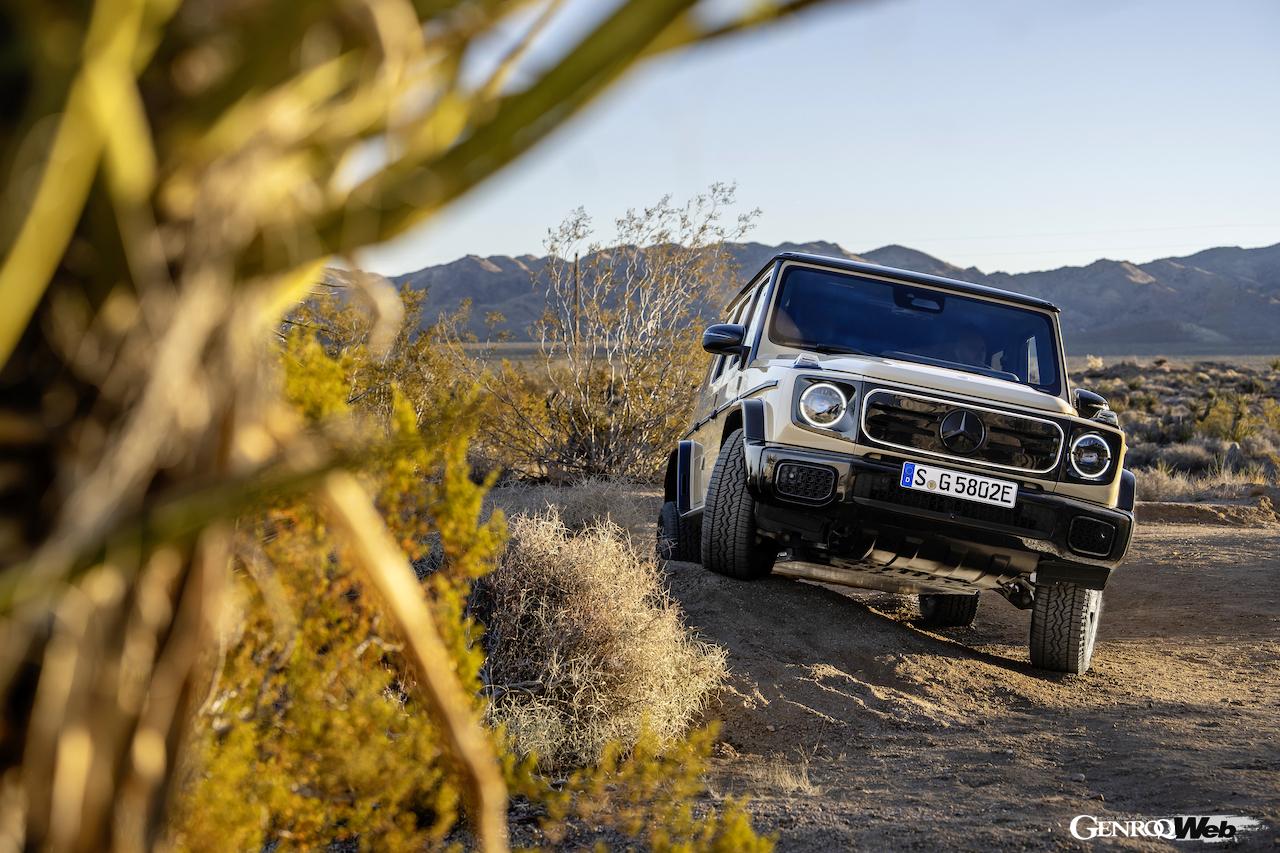 フル電動クロスカントリー4WD「メルセデス・ベンツ G 580 with EQ テクノロジー」の走行シーン。