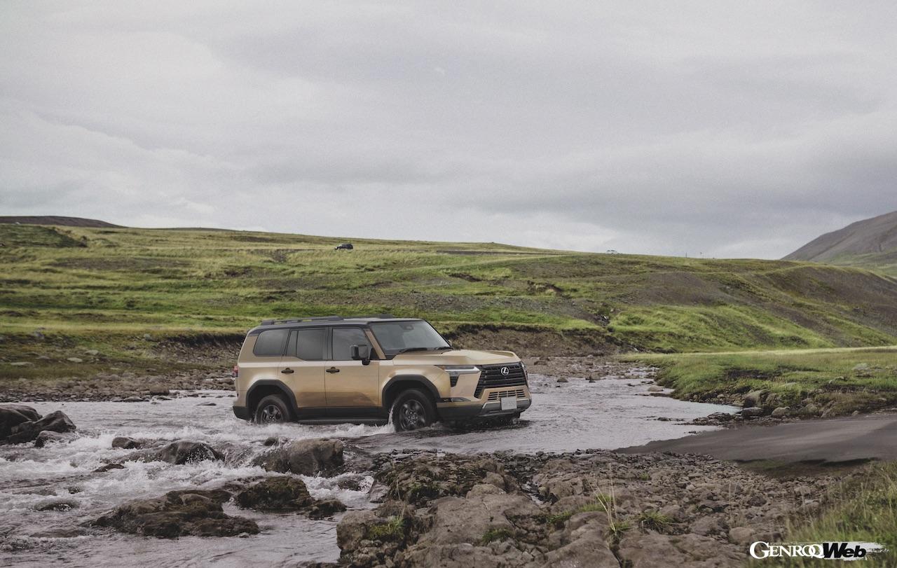 100台が先行導入される「レクサス GX550 “OVERTRAIL+”」の走行シーン。