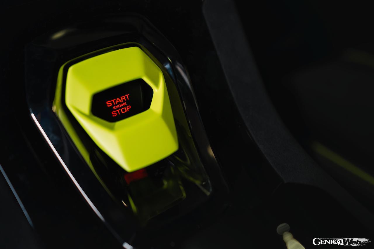 ランボルギーニ ウラカン ステラート オールテレイン アド・ペルソナムのインテリア。