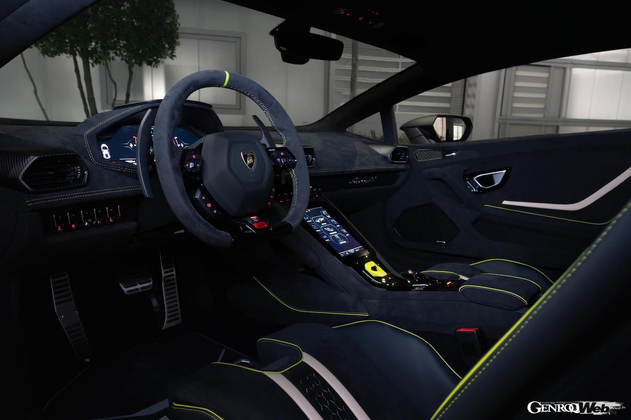 ランボルギーニ ウラカン ステラート オールテレイン アド・ペルソナムのインテリア。