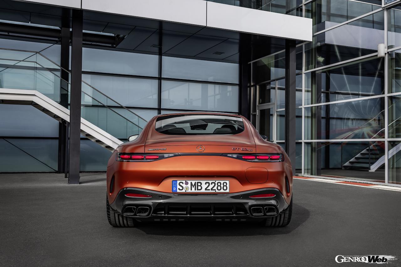 トップパフォーマンスモデル「メルセデス AMG GT 63 S E パフォーマンス」のエクステリア。