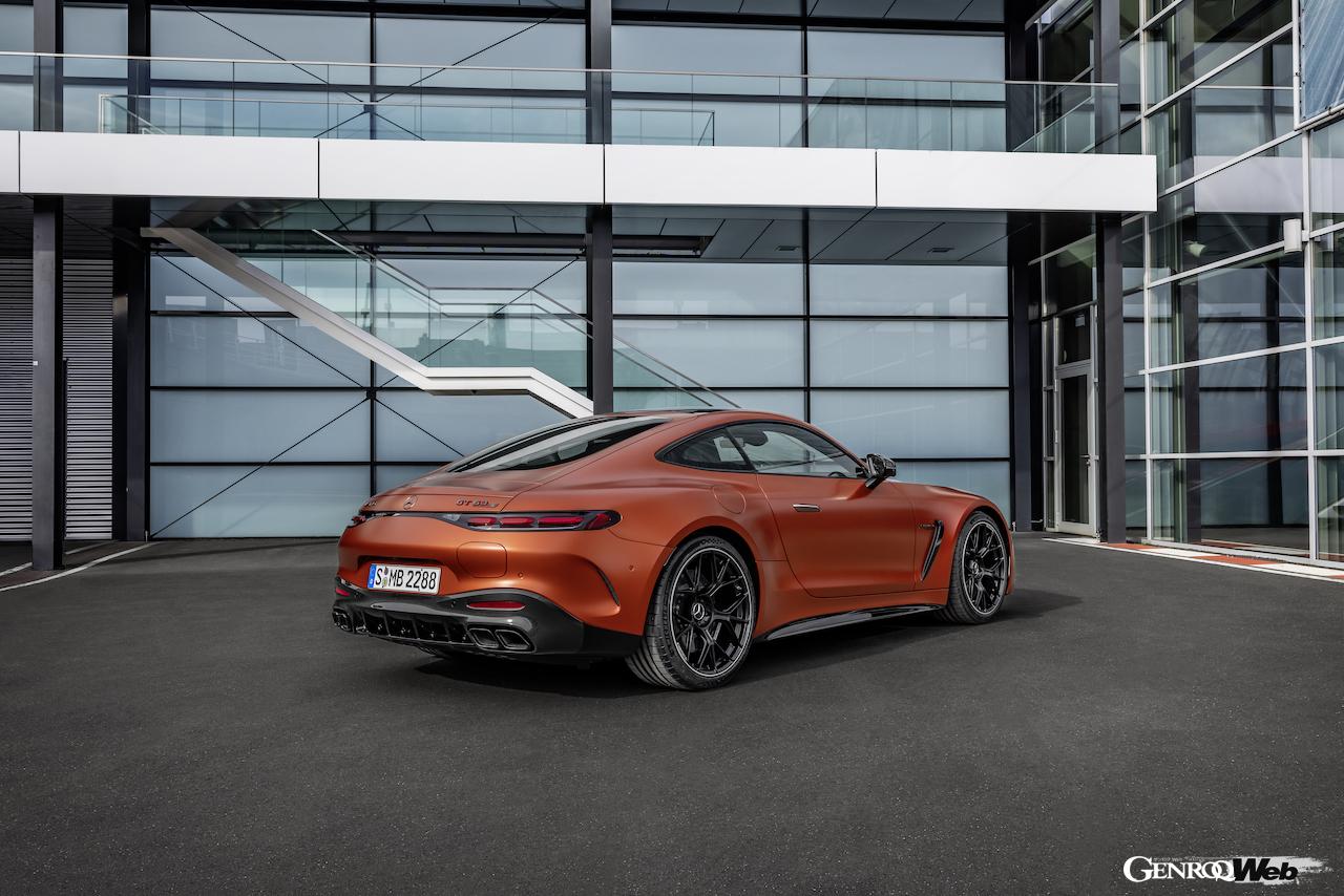 トップパフォーマンスモデル「メルセデス AMG GT 63 S E パフォーマンス」のエクステリア。