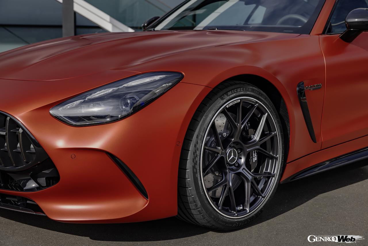 トップパフォーマンスモデル「メルセデス AMG GT 63 S E パフォーマンス」のエクステリア。