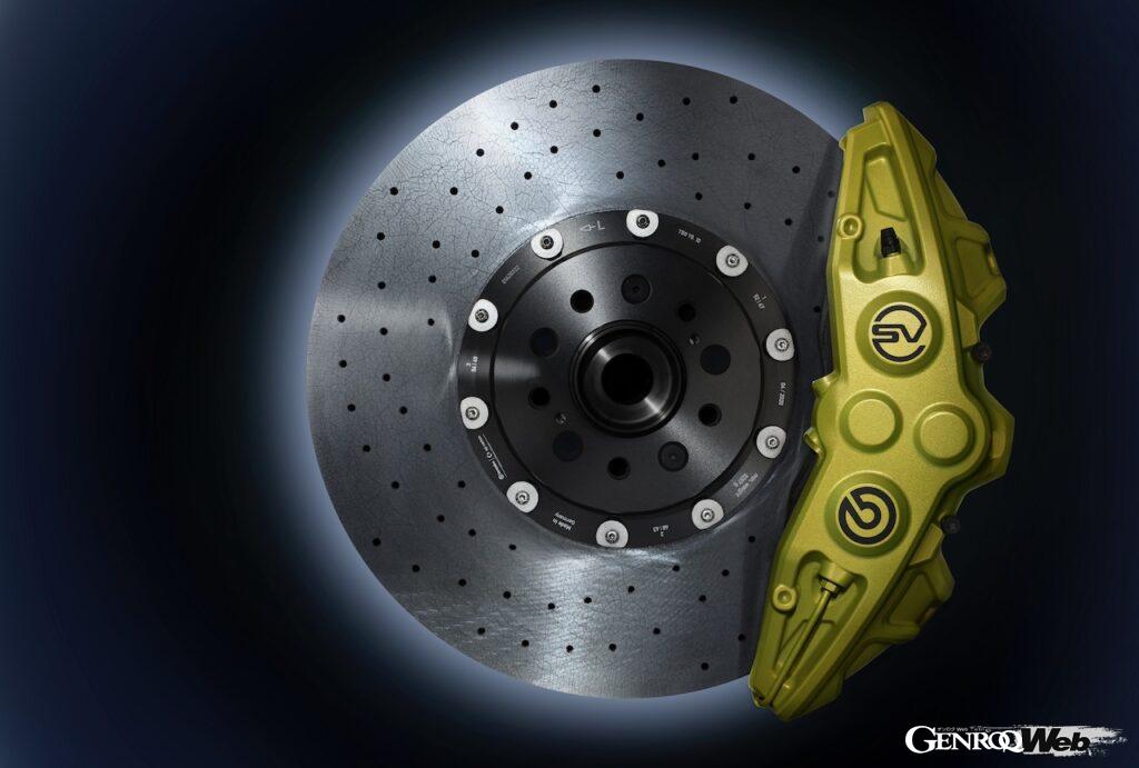 レンジローバー スポーツ SVにオプション設定される「ブレンボ製カーボンセラミック・ブレーキシステム」。