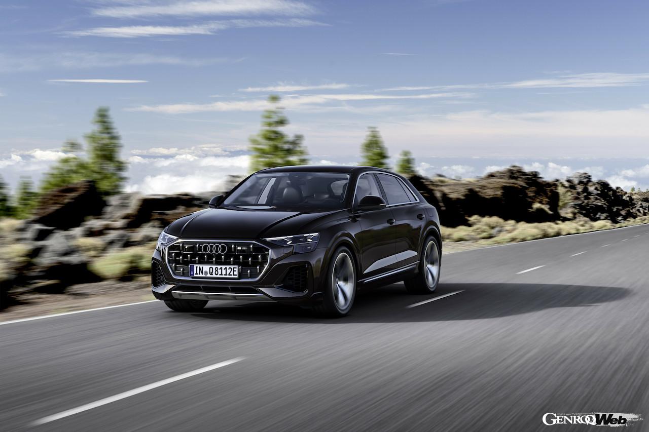 「アウディ Q8 60 TFSI e クワトロ」改良新型の走行シーン。