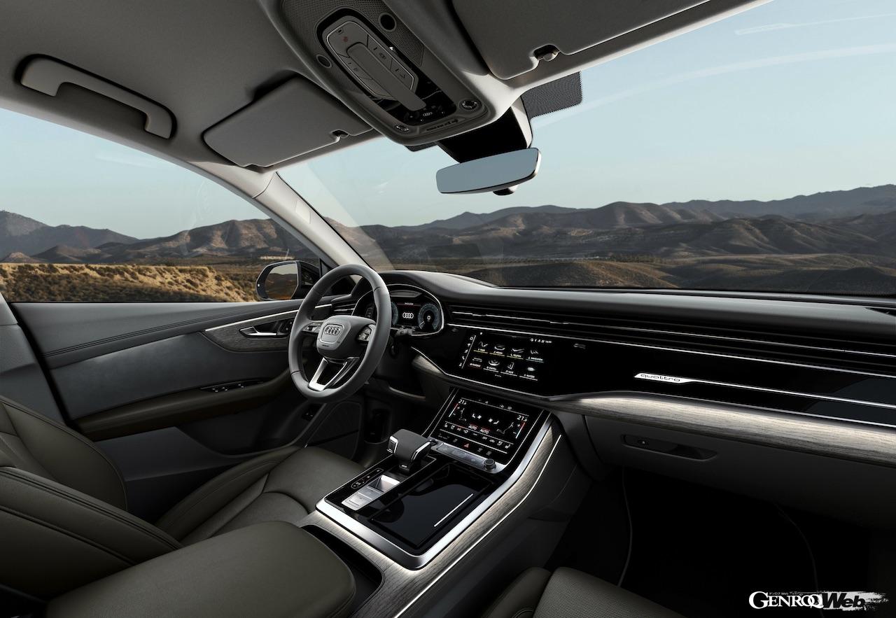 「アウディ Q8 60 TFSI e クワトロ」改良新型のインテリア。
