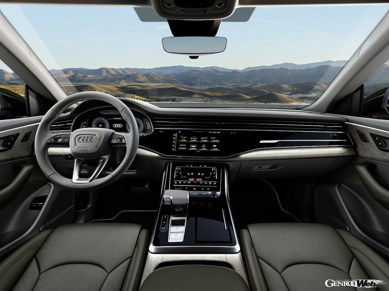 「アウディ Q8 60 TFSI e クワトロ」改良新型のインテリア。