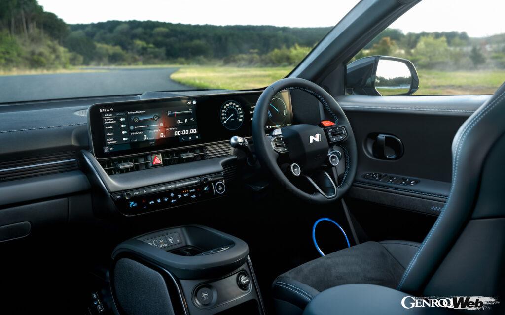 ヒョンデ初のパフォーマンスEV「アイオニック 5 N」のインテリア。
