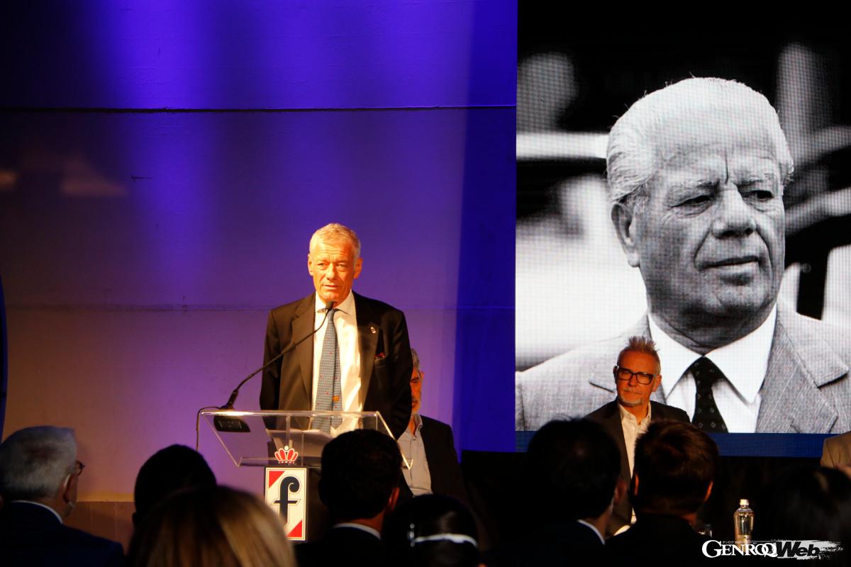 2022年6月、風洞実験施設50周年式典で。祖父バッティスタの肖像とともに。（photo:Akio Lorenzo OYA）