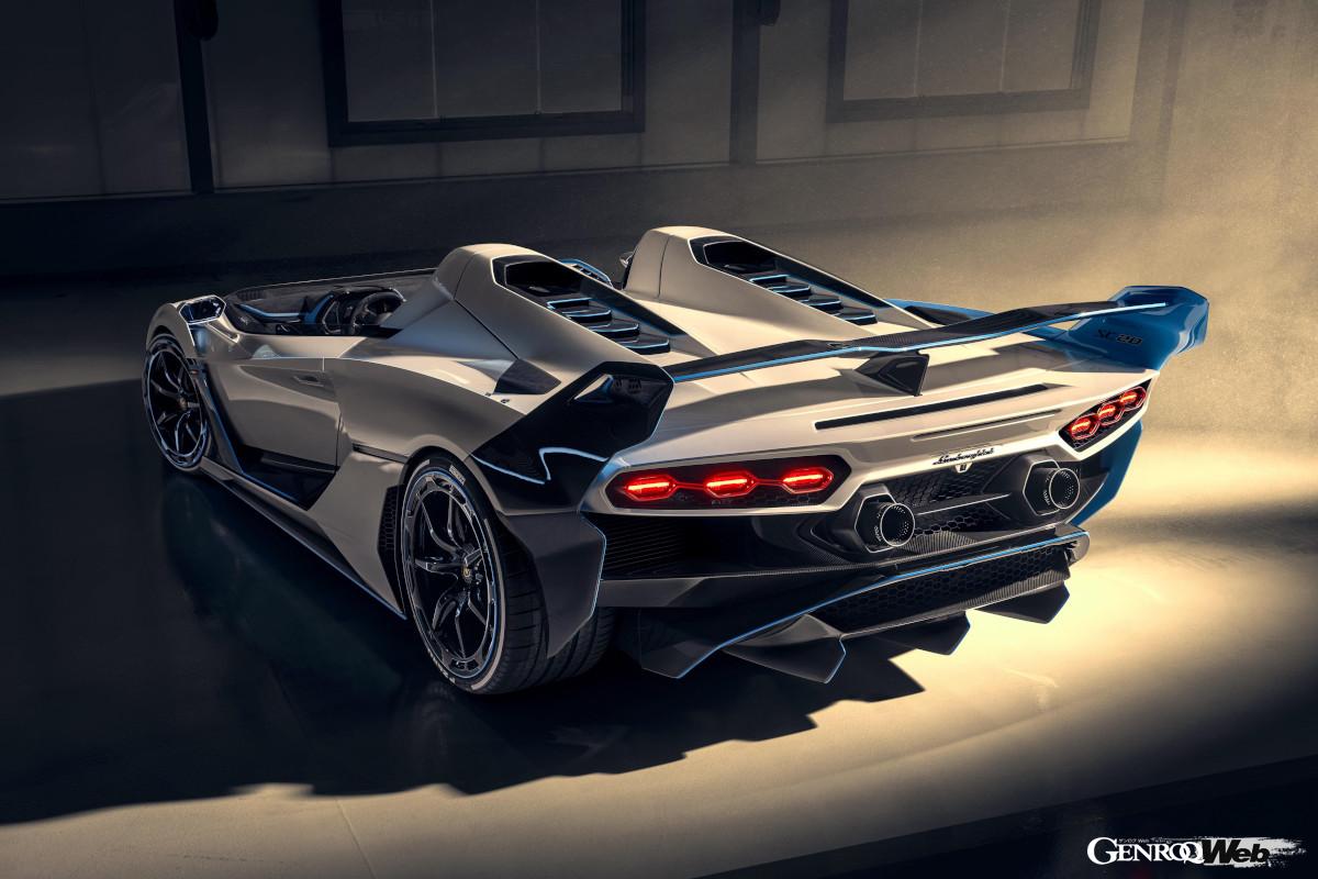 エンジンはアヴェンタドール用6.5リッターV型12気筒ベースとして、最高出力770PSと最大トルク720Nmを発揮する。