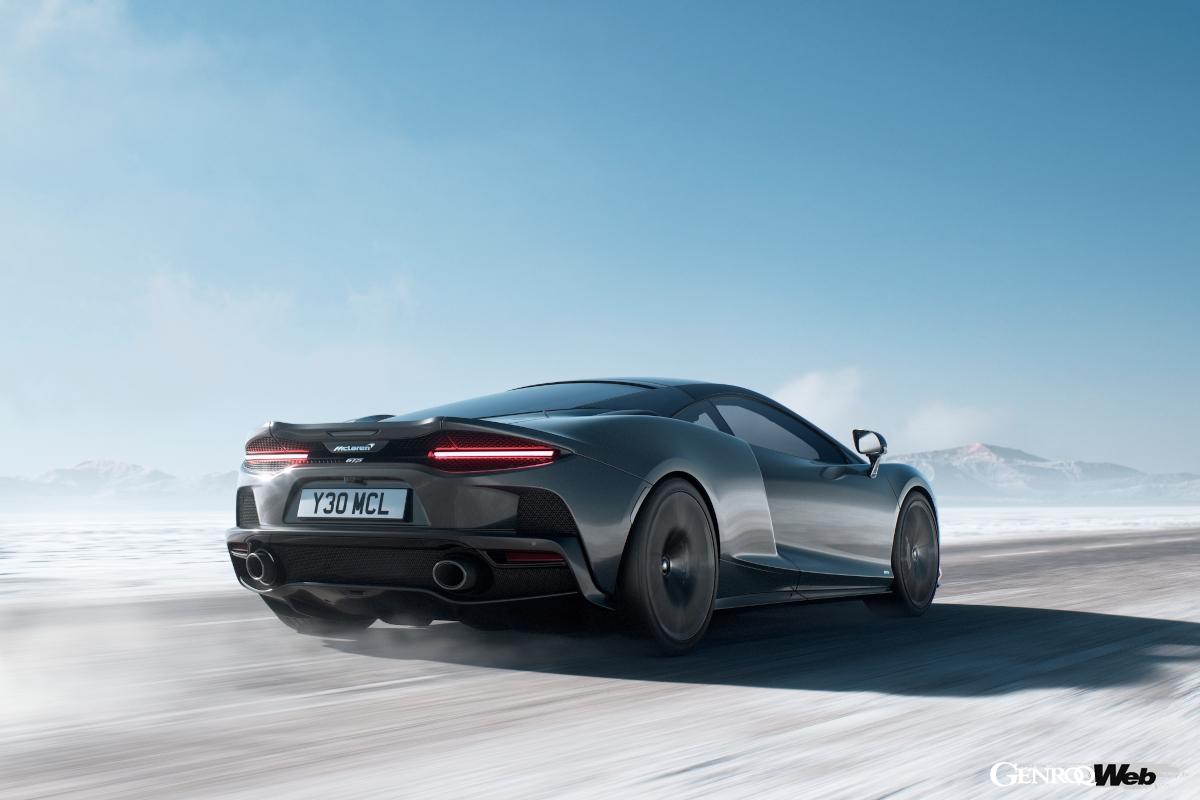 優れた後方視界を実現したリヤクオーターウインドウや大きなテールゲート。もちろん最大の魅力はシートの背後に備わるラゲッジスペースの存在だ。