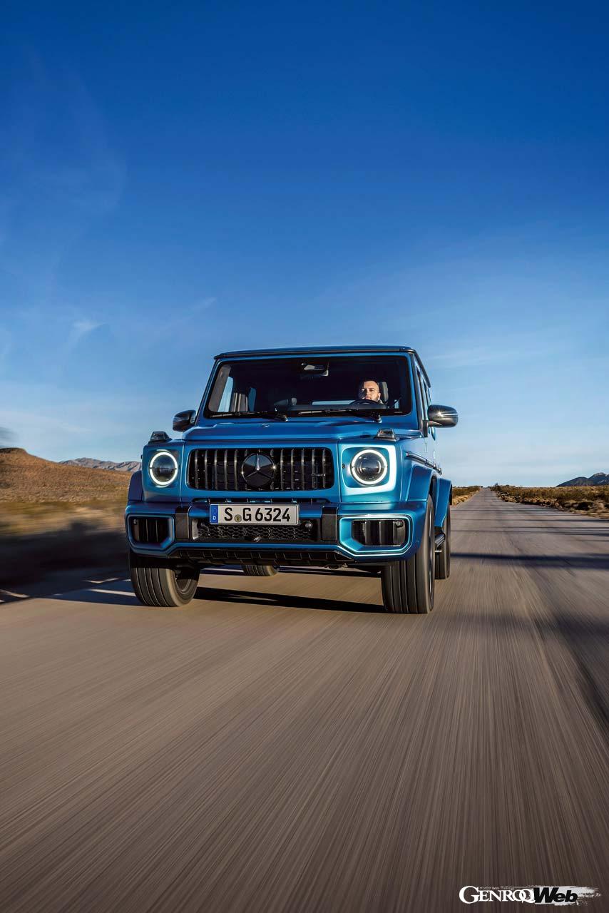 音声認識とタッチ操作が可能になった最新世代のインフォテインメントシステム「MBUX」を新たに採用する。肉厚のG63のシートは悪路でもドライバーに振動を伝えにくい。