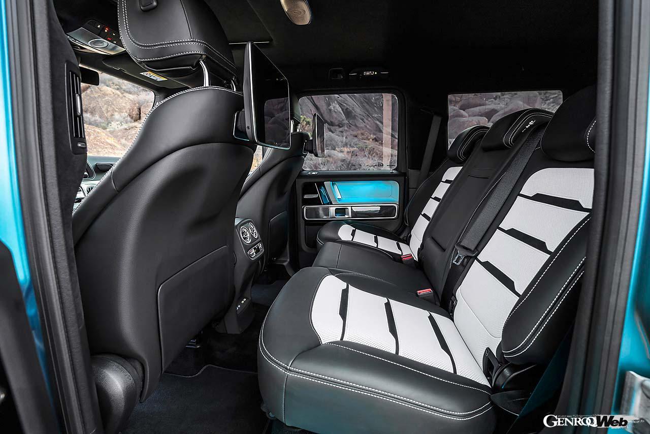 音声認識とタッチ操作が可能になった最新世代のインフォテインメントシステム「MBUX」を新たに採用する。肉厚のG63のシートは悪路でもドライバーに振動を伝えにくい。