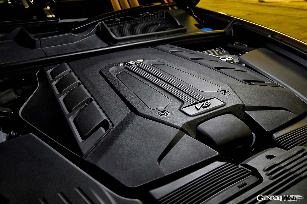 6.0リッターW12はすでにラインナップから落ち、現在はV8モデルのみとなるベンテイガ。4.0リッターV8ツインターボのスペックは550PS/770Nm。