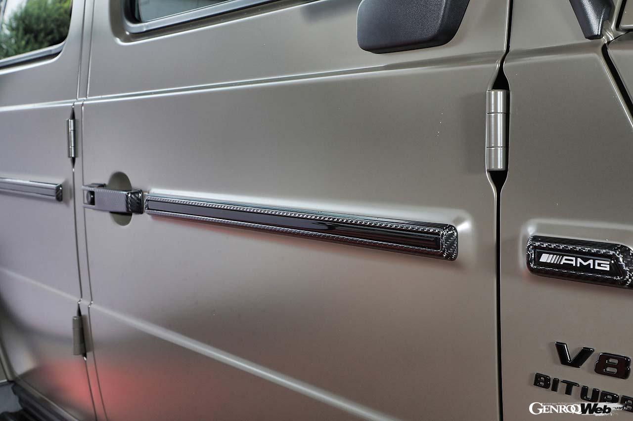 【Gクラスにお勧めのオフィス ケイカスタム】サイドモール、Cピラーベントカバー、前後のバンパーカバーなどに、リアルカーボン製のアイテムを用意。より高いプレミアム感を演出してくれる。