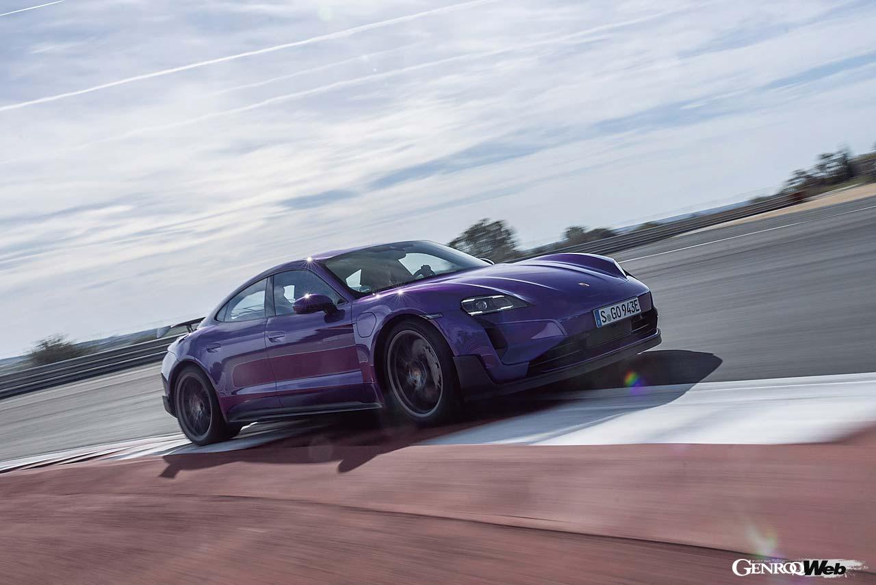 2019年に登場して以来、ハイパフォーマンスEVの先駆者となったタイカンがビッグマイナーチェンジ。新型タイカンは航続距離の伸長はもちろん、充電速度、システム出力などあらゆる面が大幅にアップデートされた。最強グレード「タイカンターボGTウィズ・ヴァイザッハパッケージ」の試乗記を中心に、新型タイカンの魅力をお伝えする。