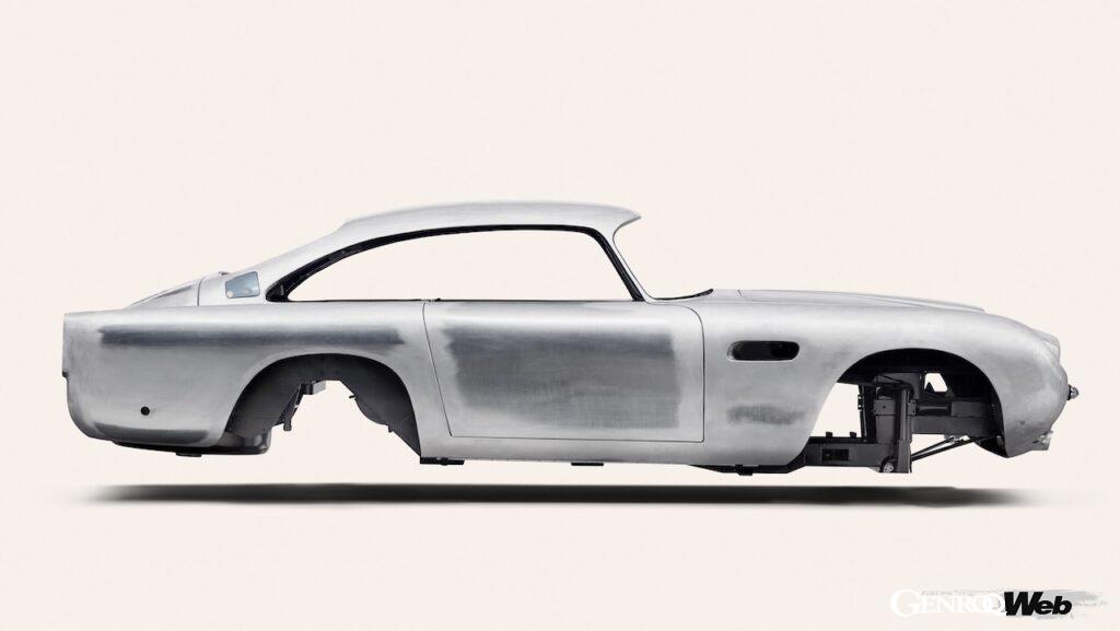 4台目のDB5は、丹念にレストアされたベアシェル状態にあり、購入を決めたオーナーが、すべての仕様を自分好みに仕上げることができる。