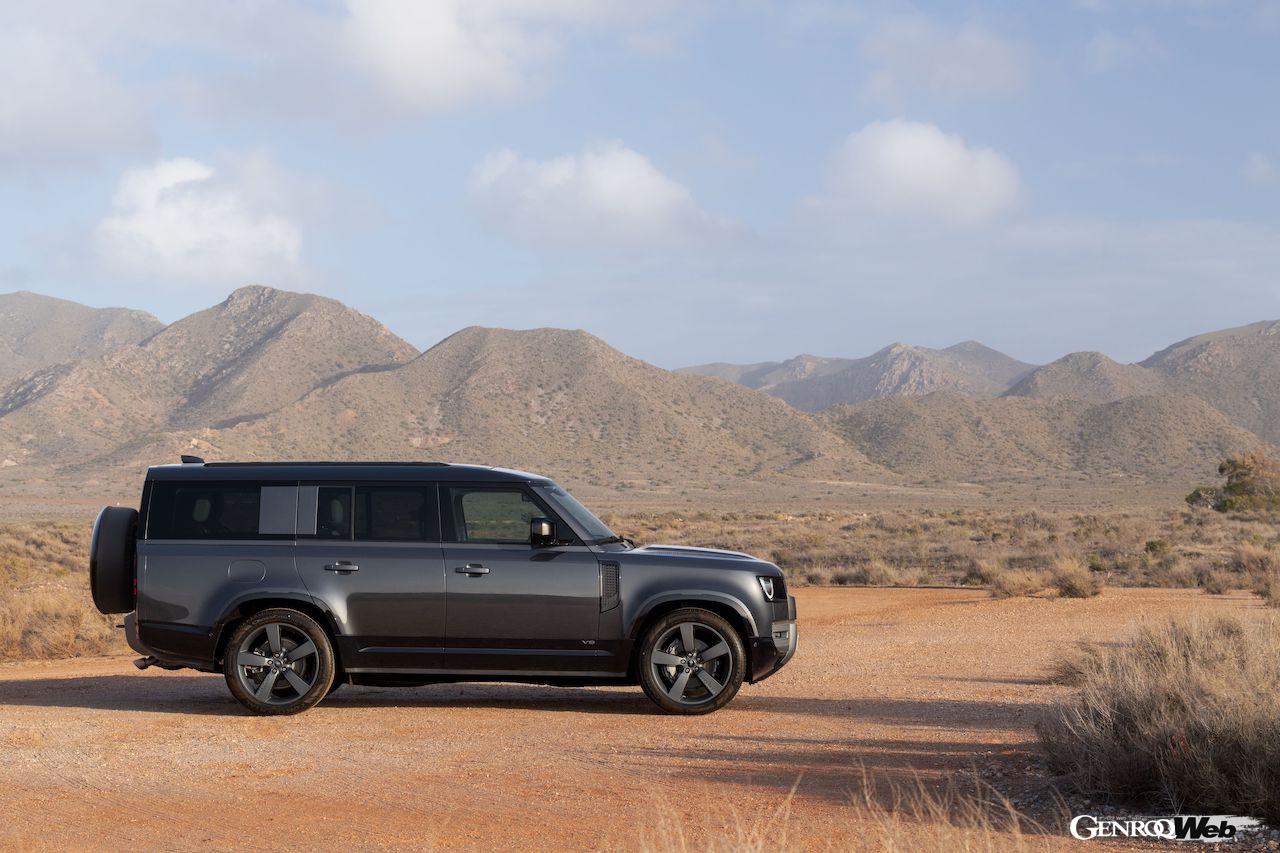 「ディフェンダー」2025年モデルのエクステリア。