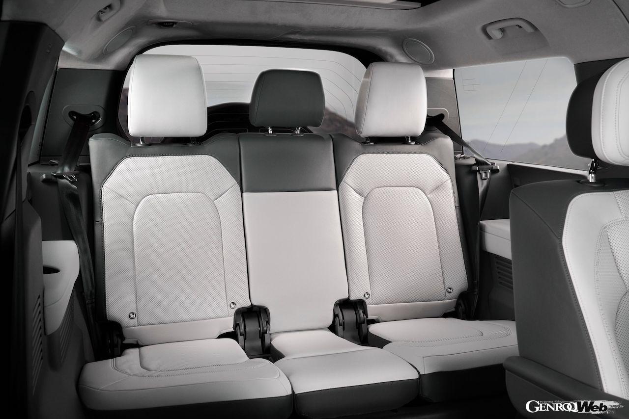 「ディフェンダー」2025年モデルのインテリア。