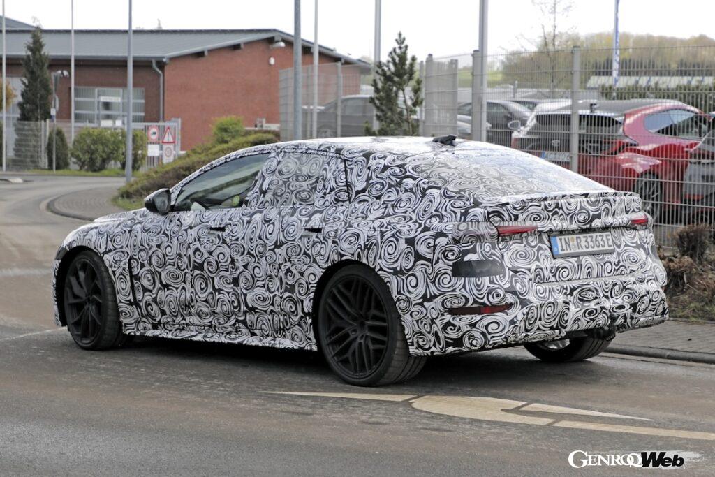 マカンターボを超えるパワーを発揮する可能背もあるRS6 e-Tron。